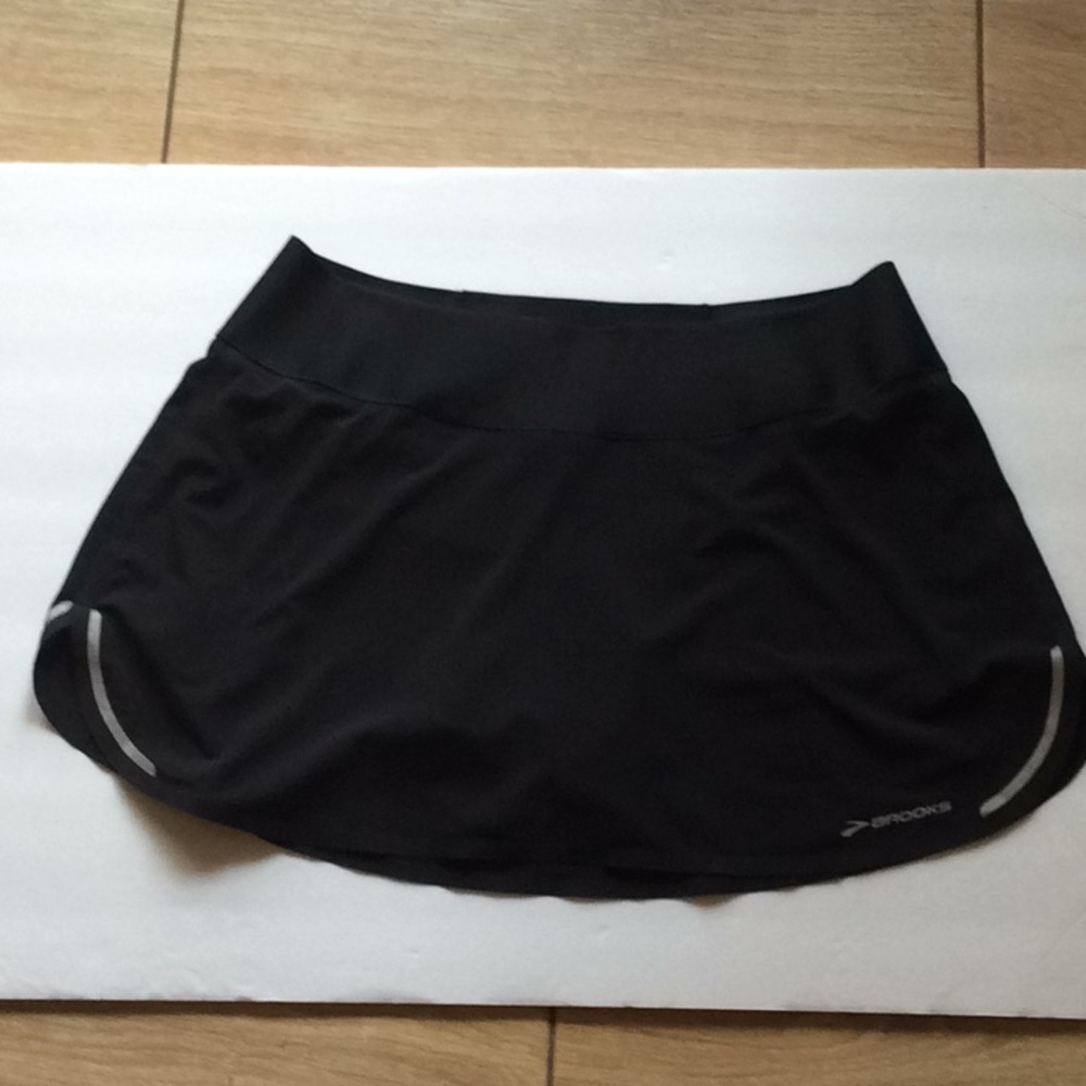 Brooks black tennis skirt M